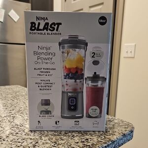 Ninja Blast Portable Blender - Sleek Black and Gray NEVER USED